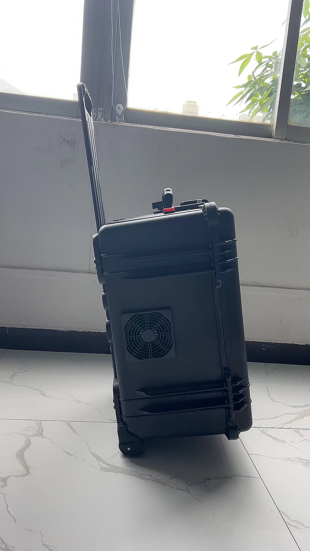 旌德手拉箱型移动通信干扰器